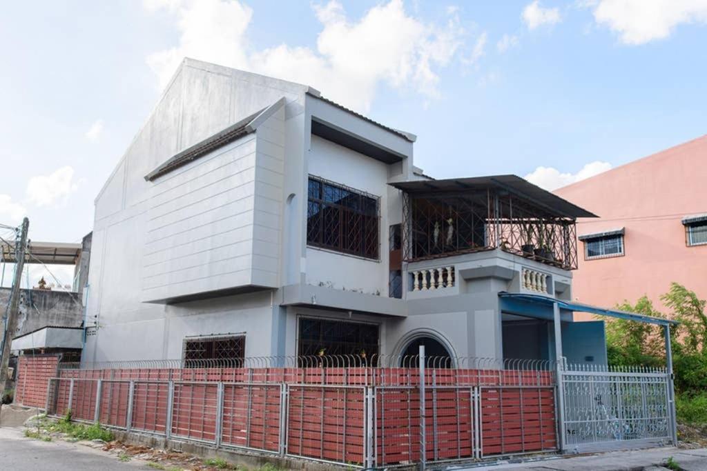 Bluebell House Hatyai - Cosy 3 Bedrooms For 10 Pax - 9 Mins Drive To Lee Grd Hong-sziget Kültér fotó